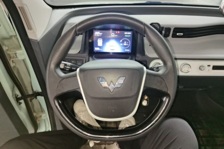 Used Wuling Hongguang MINIEV 2022 Macaron Premium Model – Lithium Iron Phosphate Steering Wheel