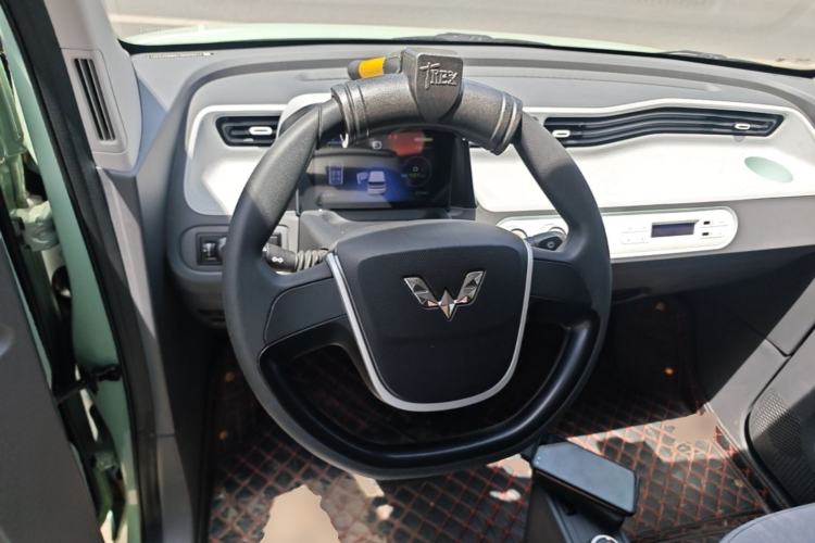 Used Wuling Hongguang MINIEV 2022 Macaron Premium Model – Lithium Iron Phosphate Steering Wheel