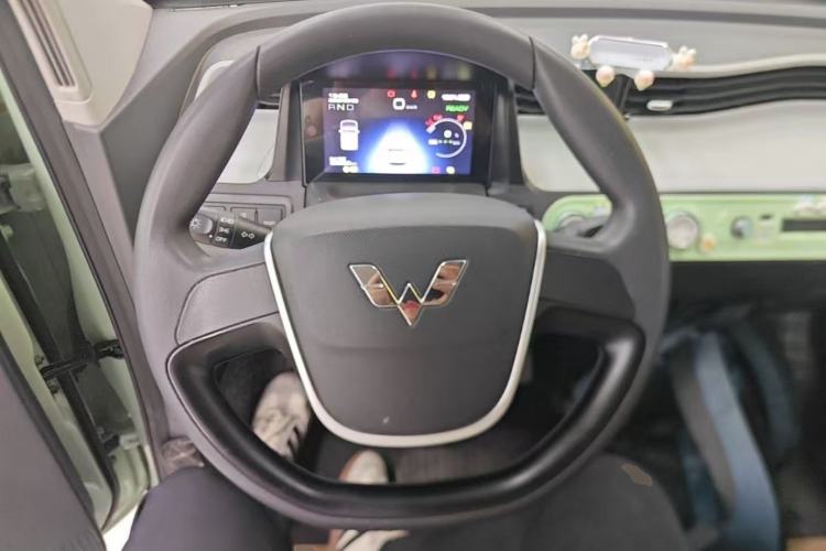 Used Wuling Hongguang MINIEV 2022 Macaron Premium Model – Lithium Iron Phosphate Steering Wheel