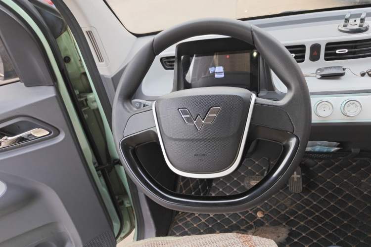 Used Wuling Hongguang MINIEV 2022 Macaron Premium Model – Lithium Ternary Battery Steering Wheel