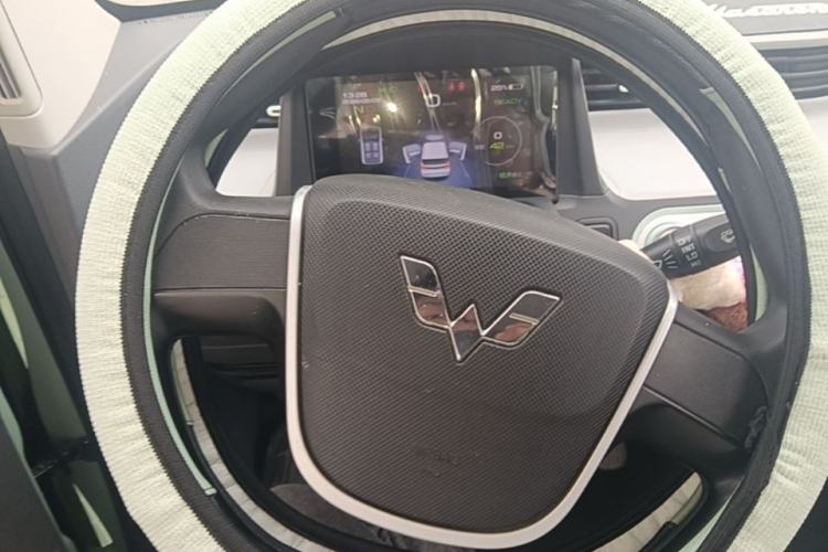 Used Wuling Hongguang MINIEV 2022 Macaron Premium Model – Lithium Ternary Battery Steering Wheel