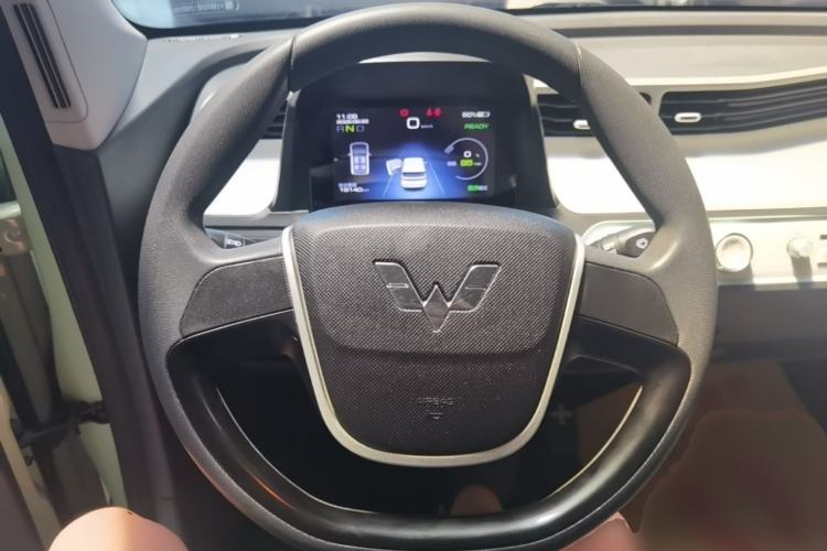 Used Wuling Hongguang MINIEV 2022 Macaron Premium Model – Lithium Iron Phosphate Steering Wheel
