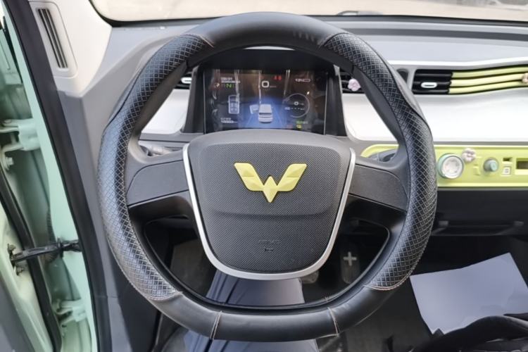 Used Wuling Hongguang MINIEV 2022 Macaron Fashion Model Lithium Iron Phosphate Steering Wheel