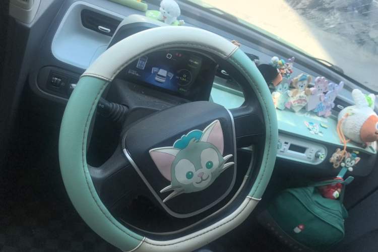 Used Wuling Hongguang MINIEV 2022 Macaron Premium Model – Lithium Ternary Battery Steering Wheel
