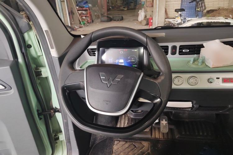 Used Wuling Hongguang MINIEV 2022 Macaron Premium Model – Lithium Iron Phosphate Steering Wheel
