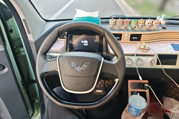 Used Wuling Hongguang MINIEV 2022 Macaron Fashion Model Lithium Iron Phosphate Steering Wheel
