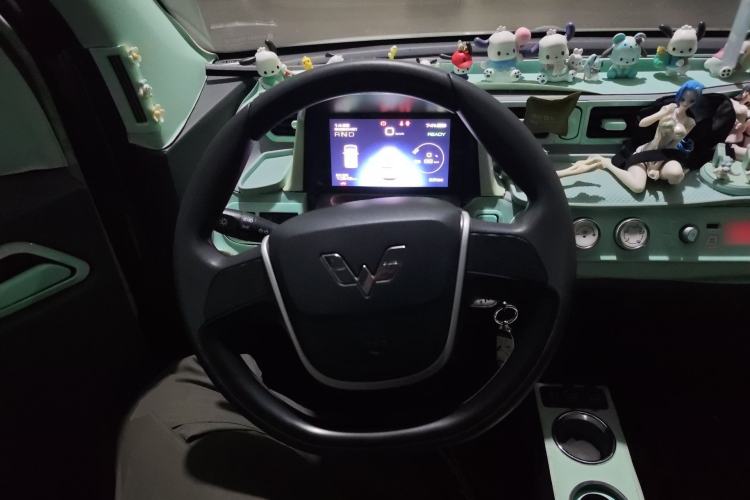 Used Wuling Hongguang MINIEV 2022 Macaron Fashion Model Lithium Iron Phosphate Steering Wheel