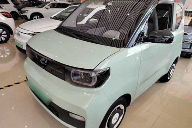 Ojetý Wuling Hongguang MINIEV 2022 Macaron Premium Model – Lithium Iron Phosphate