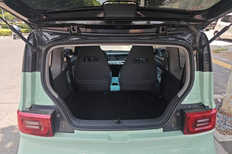 Used Wuling Hongguang MINIEV 2022 Macaron Premium Model – Lithium Iron Phosphate Trunk