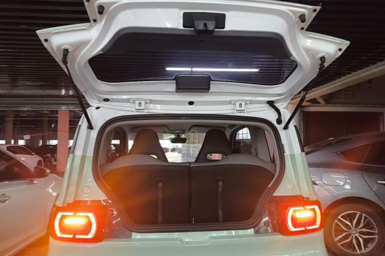 Used Wuling Hongguang MINIEV 2022 Macaron Premium Model – Lithium Iron Phosphate Trunk