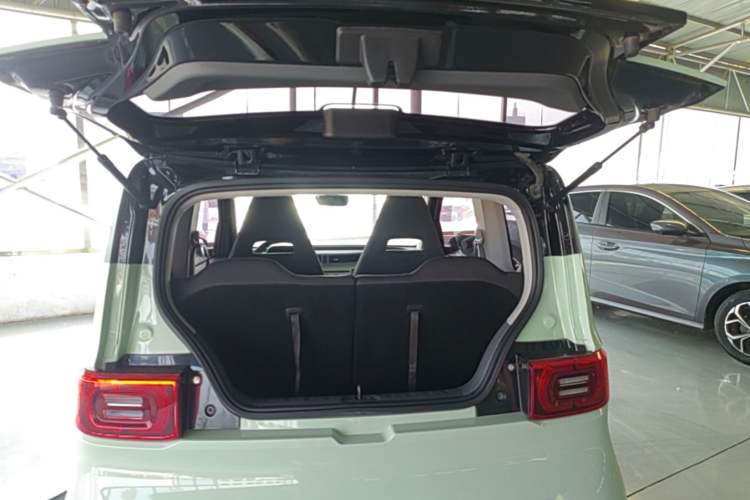 Used Wuling Hongguang MINIEV 2022 Macaron Premium Model – Lithium Iron Phosphate Trunk