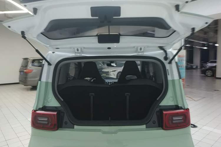 Used Wuling Hongguang MINIEV 2022 Macaron Fashion Model Lithium Iron Phosphate Trunk