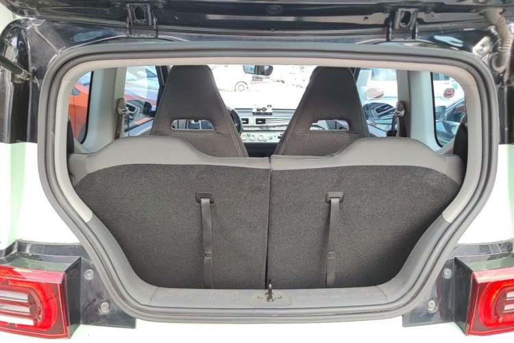 Used Wuling Hongguang MINIEV 2022 Macaron Premium Model – Lithium Iron Phosphate Trunk