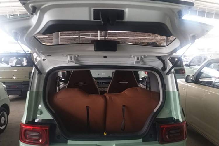 Used Wuling Hongguang MINIEV 2022 Macaron Premium Model – Lithium Iron Phosphate Trunk