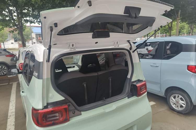 Used Wuling Hongguang MINIEV 2022 Macaron Premium Model – Lithium Iron Phosphate Trunk