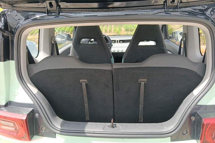 Used Wuling Hongguang MINIEV 2022 Macaron Premium Model – Lithium Iron Phosphate Trunk