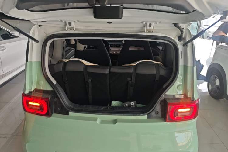 Used Wuling Hongguang MINIEV 2022 Macaron Premium Model – Lithium Iron Phosphate Trunk