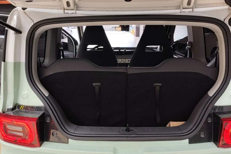 Used Wuling Hongguang MINIEV 2022 Macaron Premium Model – Lithium Iron Phosphate Trunk
