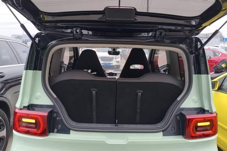 Used Wuling Hongguang MINIEV 2022 Macaron Premium Model – Lithium Iron Phosphate Trunk