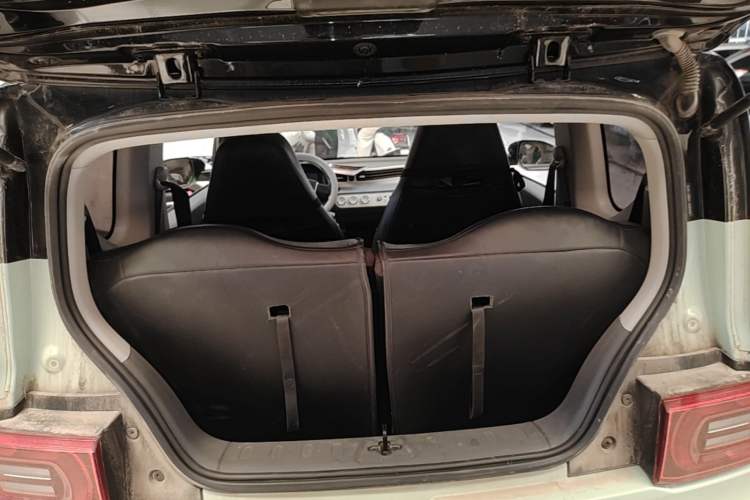 Used Wuling Hongguang MINIEV 2022 Macaron Premium Model – Lithium Iron Phosphate Trunk