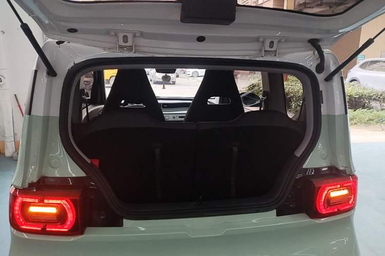 Used Wuling Hongguang MINIEV 2022 Macaron Premium Model – Lithium Iron Phosphate Trunk