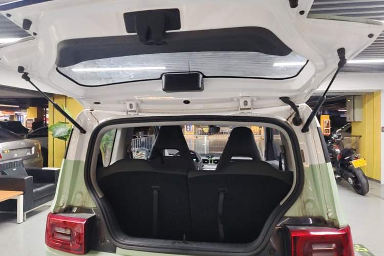 Used Wuling Hongguang MINIEV 2022 Macaron Premium Model – Lithium Iron Phosphate Trunk