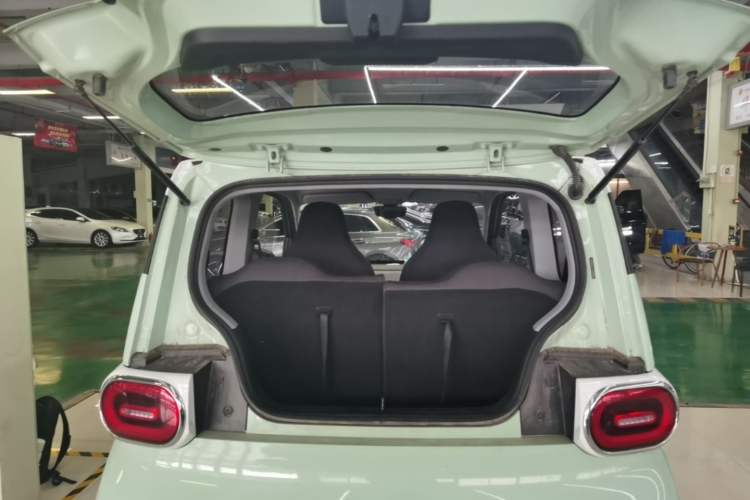 Used Wuling Hongguang MINIEV 2022 Macaron Fashion Model Lithium Iron Phosphate Trunk