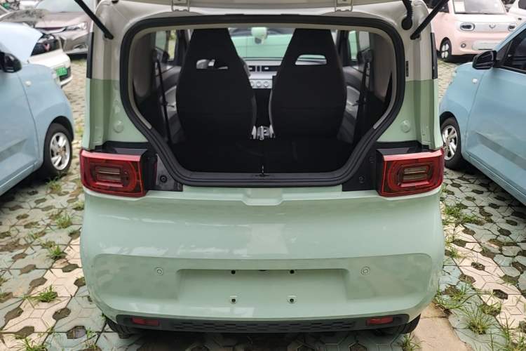 Used Wuling Hongguang MINIEV 2022 Macaron Premium Model – Lithium Iron Phosphate Trunk