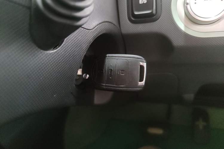 Used Wuling Hongguang MINIEV 2022 Macaron Fashion Model Lithium Iron Phosphate Vehicle Key