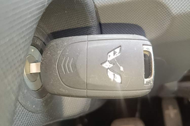 Used Wuling Hongguang MINIEV 2022 Macaron Fashion Model Lithium Iron Phosphate Vehicle Key