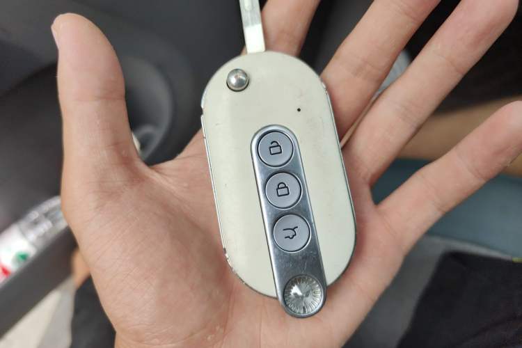 Used Wuling Hongguang MINIEV 2022 GAMEBOY 300km Enthusiast Model with Lithium Iron Phosphate Vehicle Key