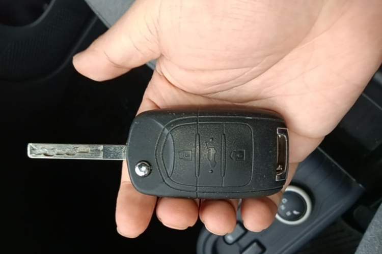 Used Wuling Hongguang MINIEV 2022 Macaron Premium Model – Lithium Iron Phosphate Vehicle Key