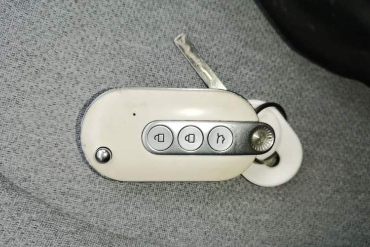 Used Wuling Hongguang MINIEV 2022 Macaron Fashion Model Lithium Iron Phosphate Vehicle Key