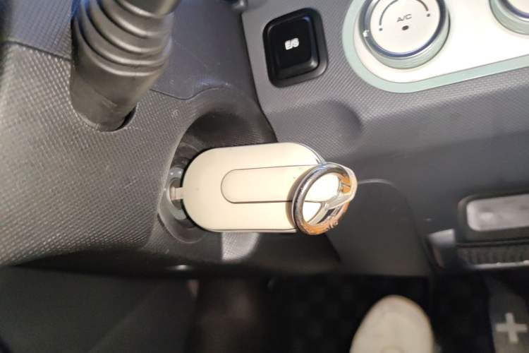 Used Wuling Hongguang MINIEV 2022 Macaron Premium Model – Lithium Iron Phosphate Vehicle Key
