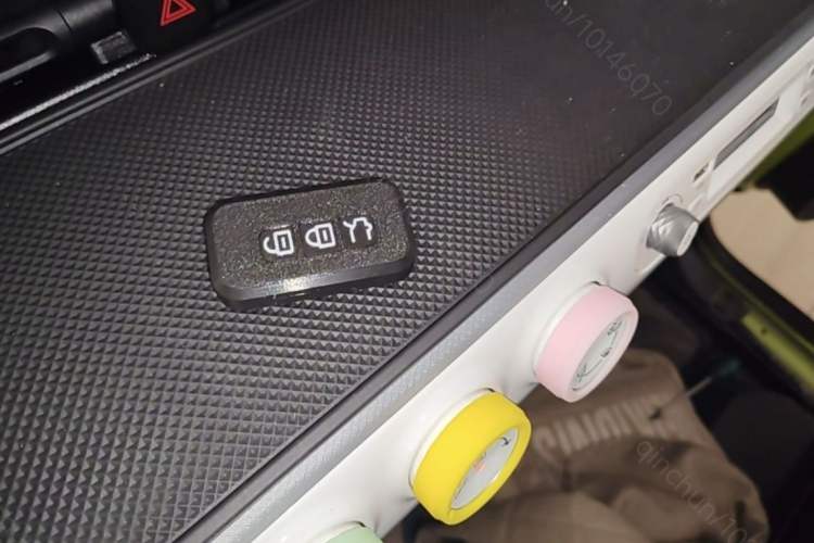 Used Wuling Hongguang MINIEV 2022 GAMEBOY 200km Gaming Edition with Lithium Iron Phosphate Vehicle Key