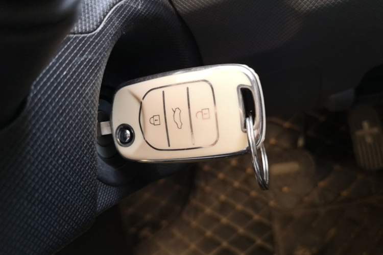 Used Wuling Hongguang MINIEV 2022 Macaron Premium Model – Lithium Ternary Battery Vehicle Key
