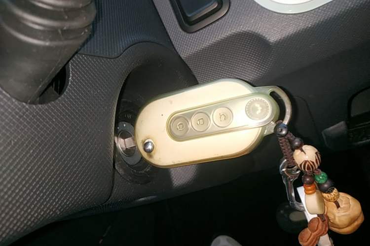 Used Wuling Hongguang MINIEV 2022 Macaron Fashion Model Lithium Iron Phosphate Vehicle Key
