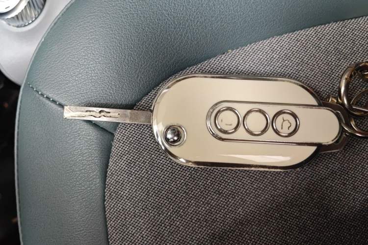 Used Wuling Hongguang MINIEV 2022 GAMEBOY 200km Gaming Edition with Lithium Iron Phosphate Vehicle Key