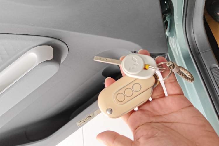 Used Wuling Hongguang MINIEV 2022 GAMEBOY 200km Play Edition with Lithium Iron Phosphate Vehicle Key