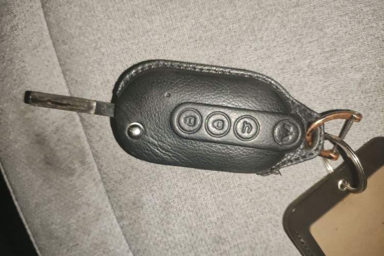 Used Wuling Hongguang MINIEV 2022 Macaron Premium Model – Lithium Iron Phosphate Vehicle Key