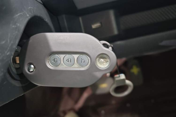 Used Wuling Hongguang MINIEV 2022 GAMEBOY 200km Gaming Edition with Lithium Iron Phosphate Vehicle Key