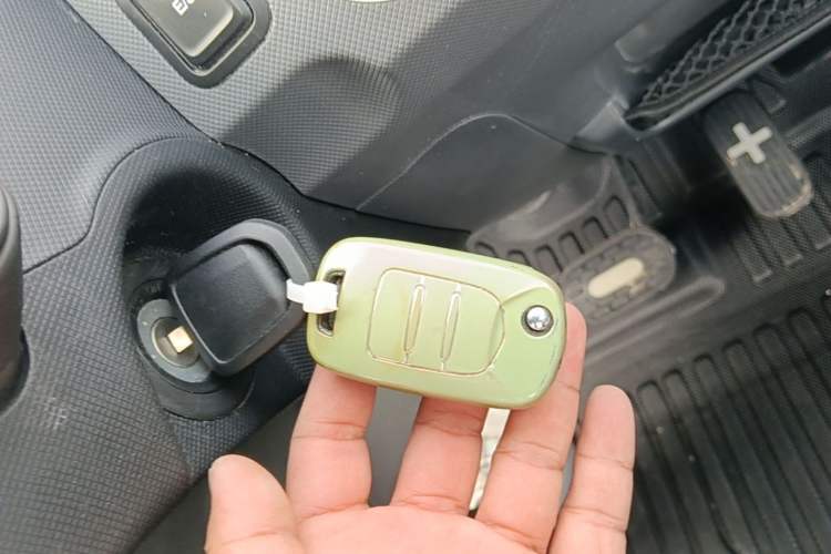 Used Wuling Hongguang MINIEV 2022 Macaron Premium Model – Lithium Iron Phosphate Vehicle Key
