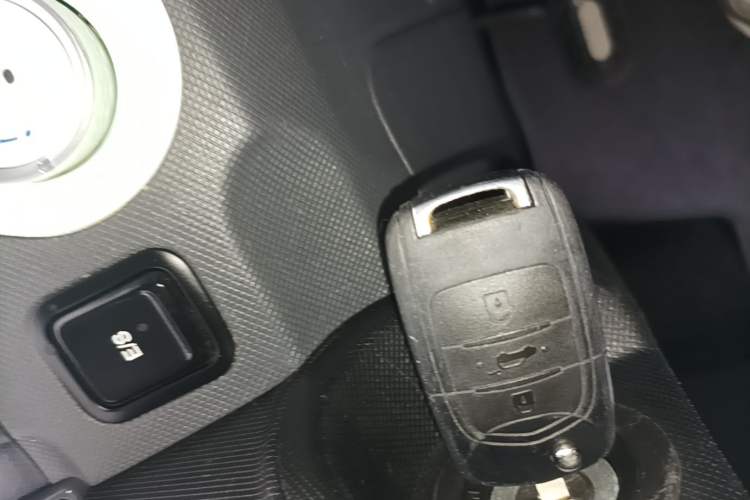 Used Wuling Hongguang MINIEV 2022 Macaron Fashion Edition Lithium-Nickel-Cobalt-Alpha-oxide Vehicle Key