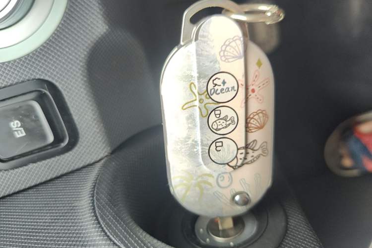 Used Wuling Hongguang MINIEV 2022 Macaron Premium Model – Lithium Iron Phosphate Vehicle Key