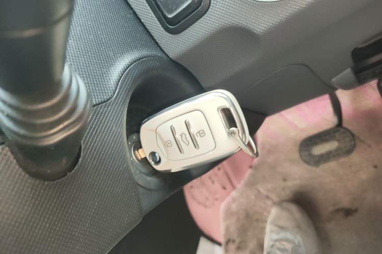 Used Wuling Hongguang MINIEV 2022 Macaron Fashion Edition Lithium-Nickel-Cobalt-Alpha-oxide Vehicle Key
