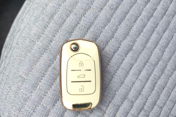 Used Wuling Hongguang MINIEV 2022 Macaron Fashion Model Lithium Iron Phosphate Vehicle Key