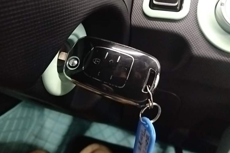 Used Wuling Hongguang MINIEV 2022 Macaron Fashion Model Lithium Iron Phosphate Vehicle Key