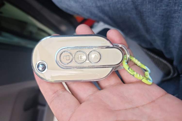 Used Wuling Hongguang MINIEV 2022 Macaron Fashion Model Lithium Iron Phosphate Vehicle Key