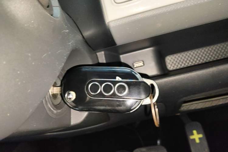 Used Wuling Hongguang MINIEV 2022 GAMEBOY 200km Gaming Edition with Lithium Iron Phosphate Vehicle Key