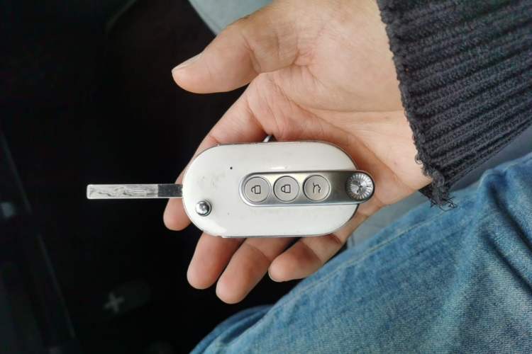 Used Wuling Hongguang MINIEV 2022 Macaron Fashion Model Lithium Iron Phosphate Vehicle Key